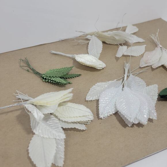 Vintage Mixed Artificial Floral Leaves Green & White Craft Lot - Picture 2 of 5